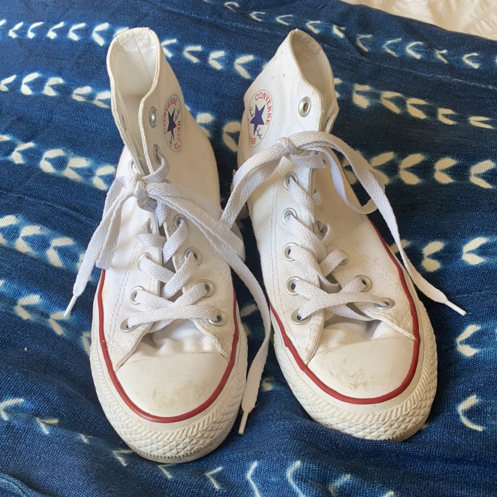 White Converse chuck Taylor high tops | Size women’s 6